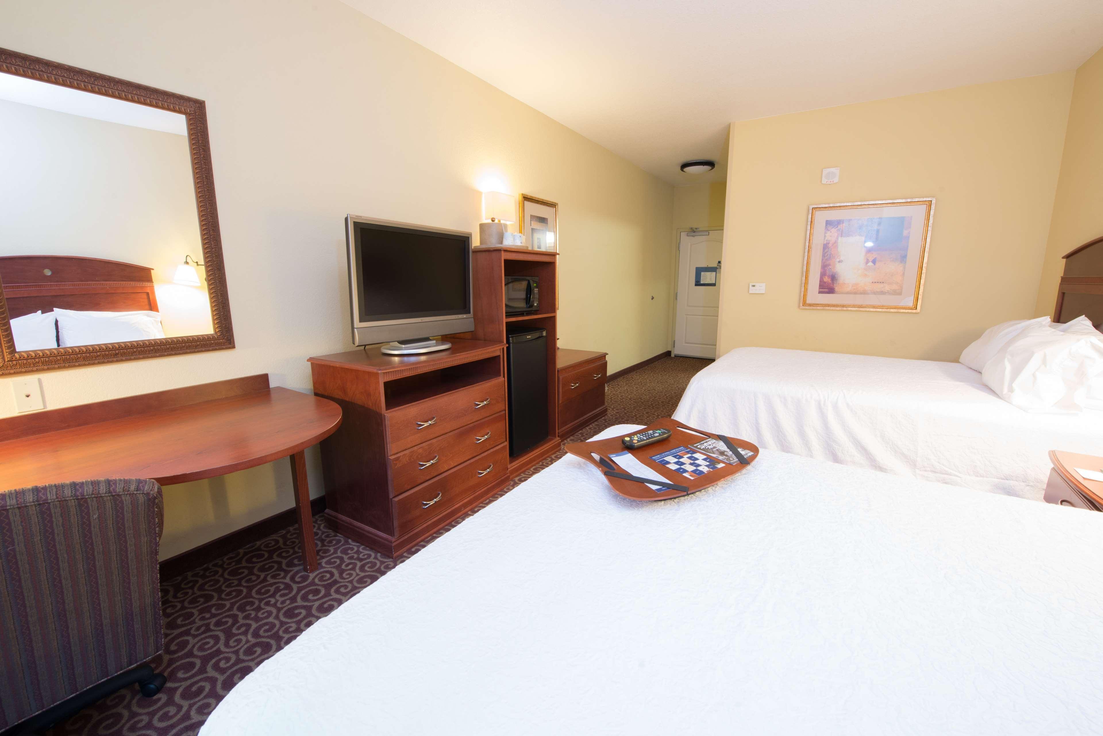 Hampton Inn Bismarck Eksteriør billede