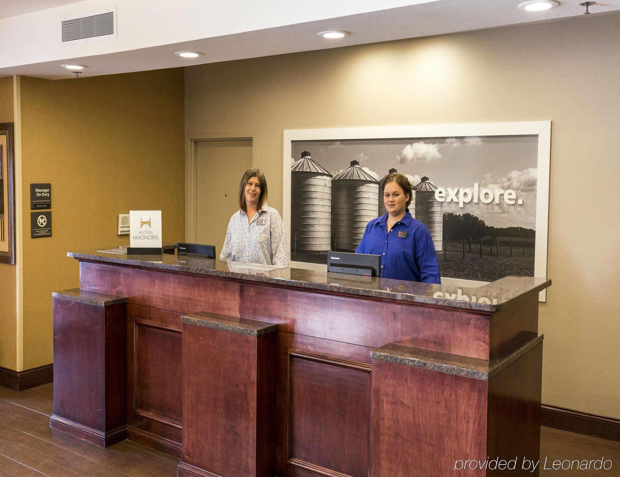 Hampton Inn Bismarck Eksteriør billede